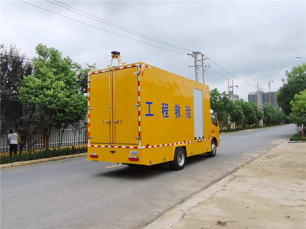東風大福瑞卡工程救險車圖片3