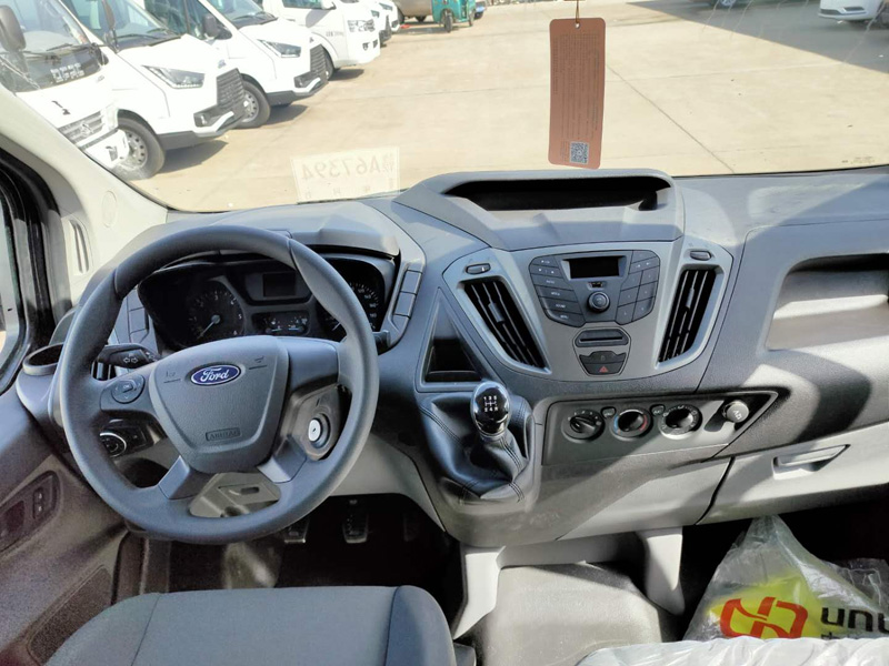 福特新全順殯葬服務車(柴油短軸)圖片3