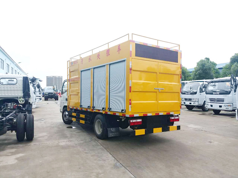 東風(fēng)大多利卡污水凈化車(chē)圖片3