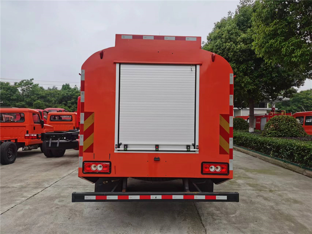 越野消防供水車(chē)圖片4